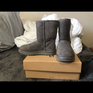 ugg boots size 6 practically new